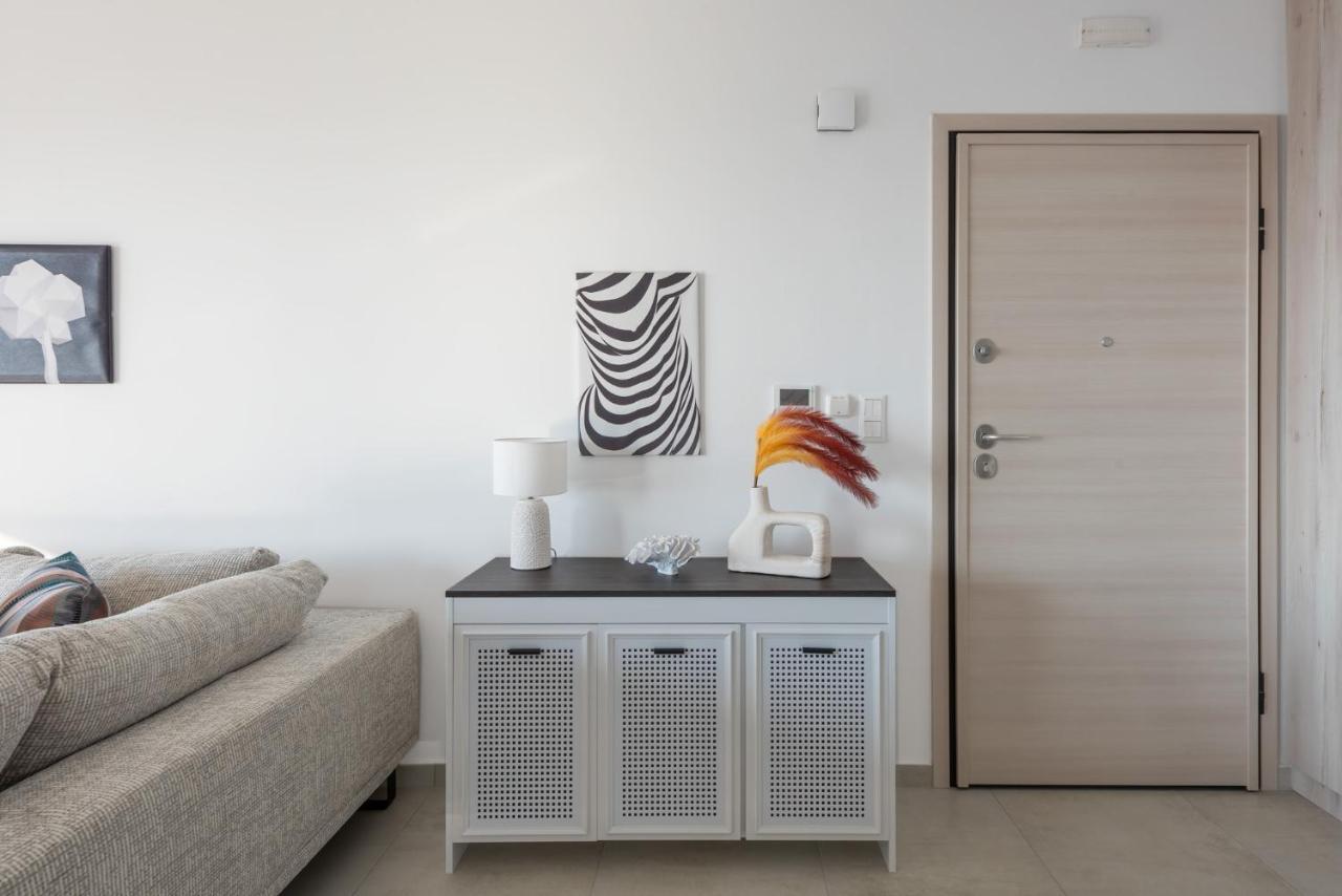Aquarama Pool Apartments Іксія Екстер'єр фото